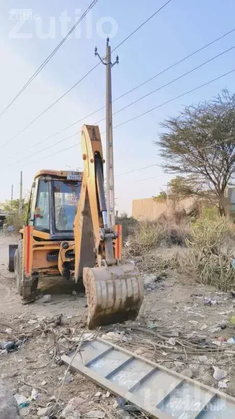 2017 JCB Backhoe Loader with Active Insurance - બાંધકામના વાહનો - મહેસાણા શહેર - Image 4