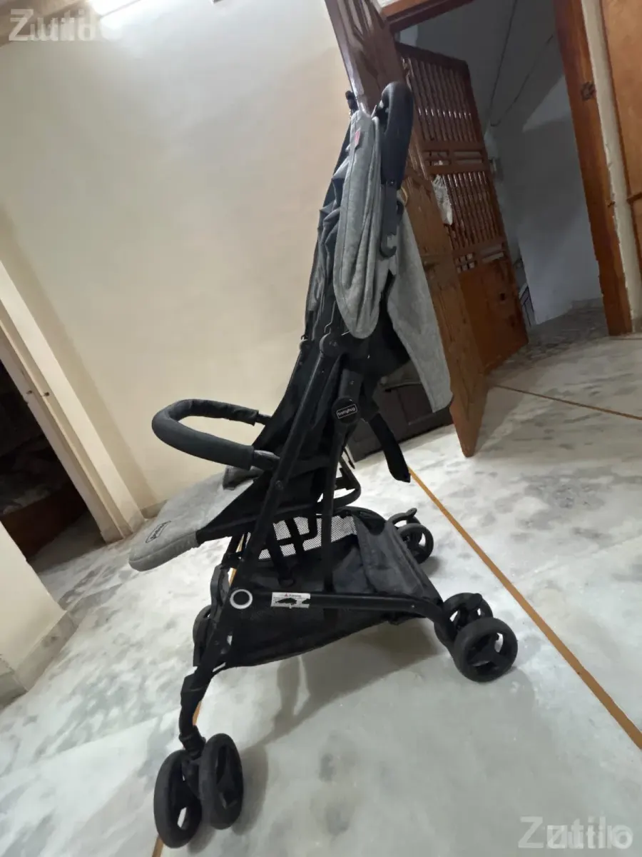 Baby Stroller (Baby hug ) - સ્ટ્રોલર અને પ્રામ - અમદાવાદ શહેર - Image 5