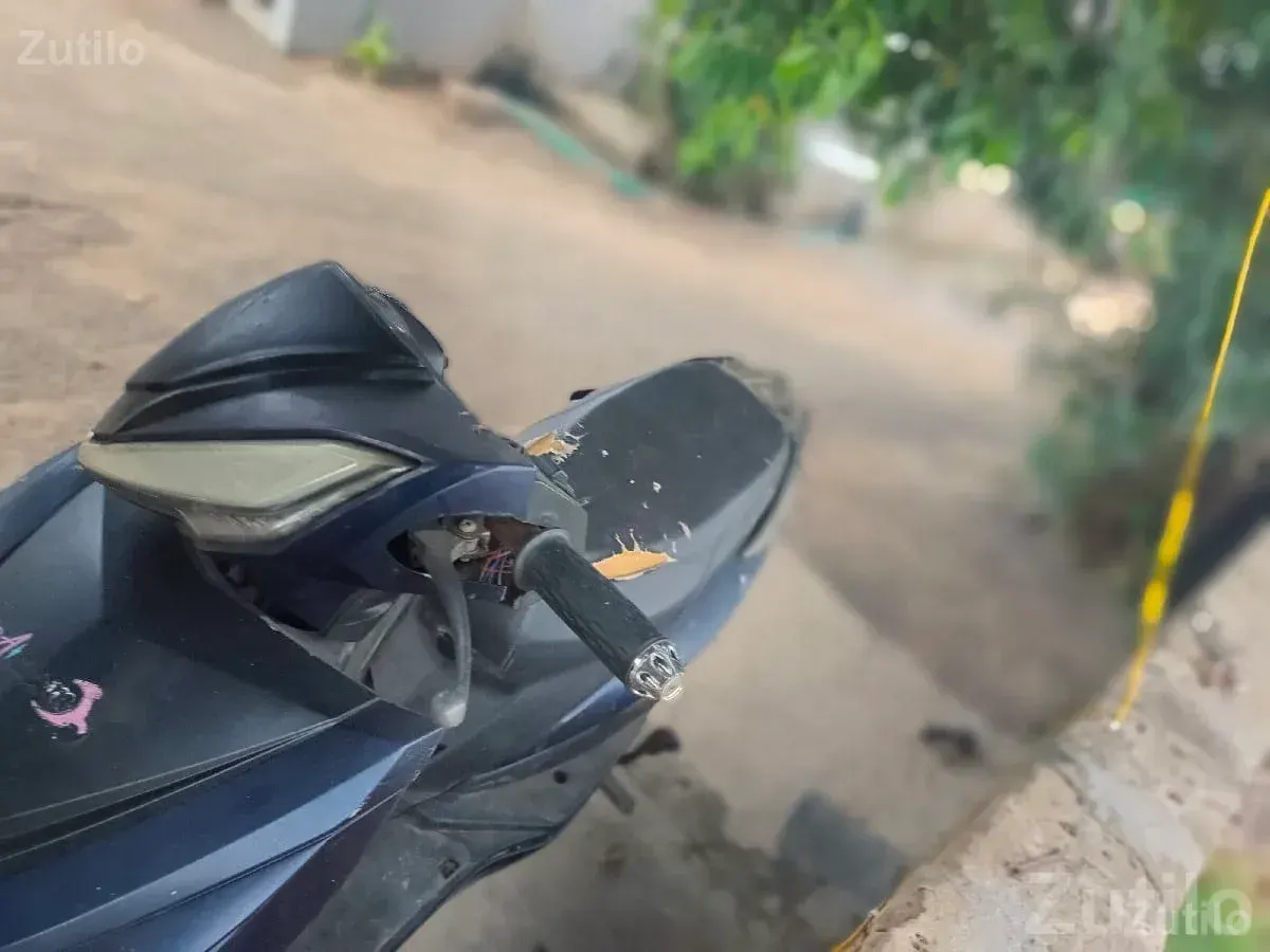 Used Nova Electric Scooty 10–15 km Range - બાઇક્સ - પોરબંદર - Image 3