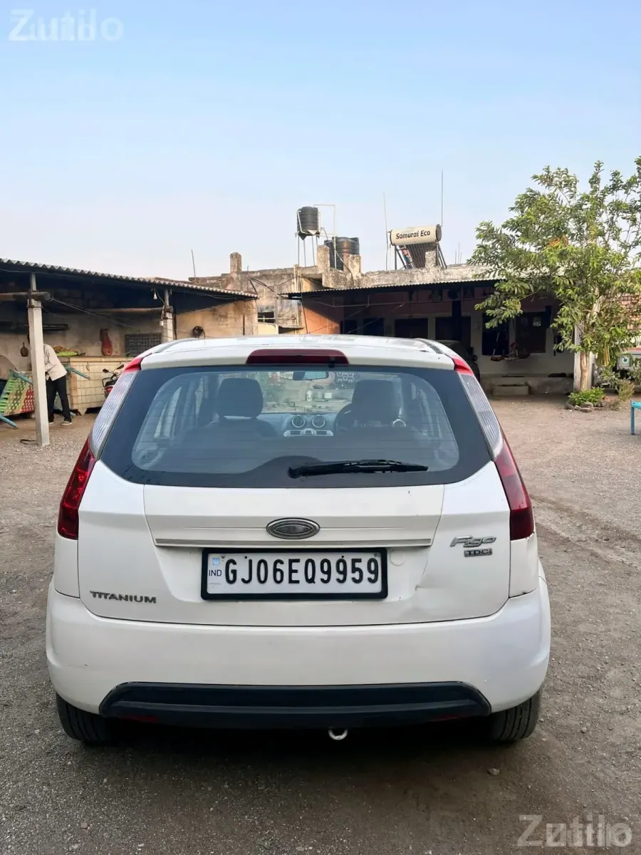Ford Figo Titanium Diesel White Car - Cars - Amreli City - Image 3