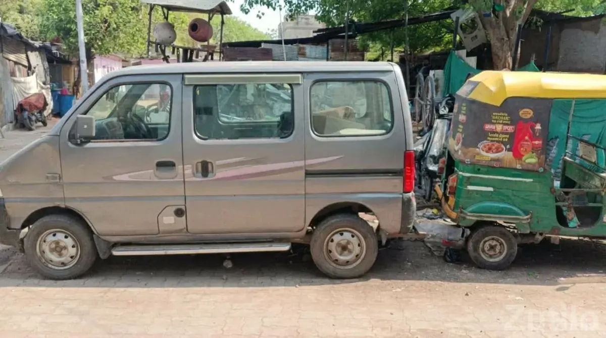 Maruti Eeco 5 Seater 2010 – Grey Van - Cars - Ahmedabad City - Image 3