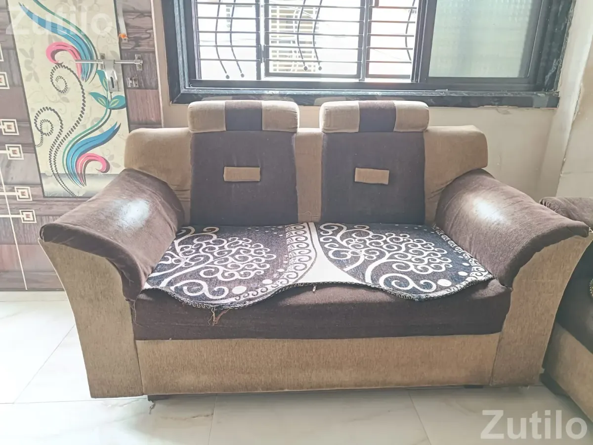 VALVET Brown & Cream colour SOFA( ₹7000-8499 - Sofa Sets - Surat City - Image 4