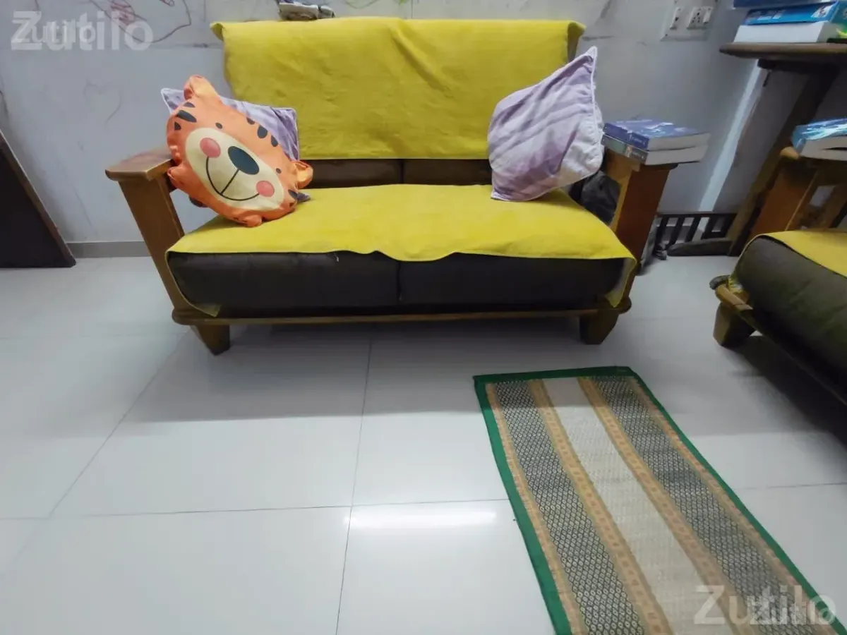 Wooden sofa set - સોફા સેટ અને કાઉચ - અમદાવાદ શહેર - Image 3