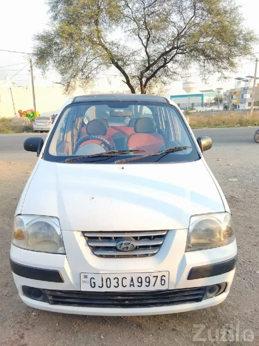 Hyundai Santro Petrol – White Hatchback - Cars - Rajkot City - Image 2