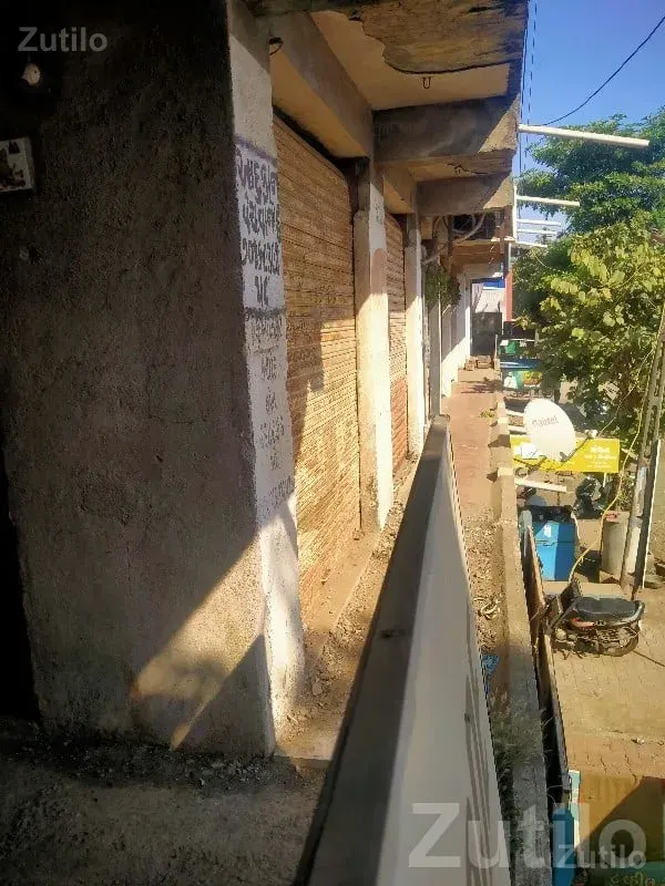 Road Facing Shop for Sale in Complex - Shops - Keshod - Image 3