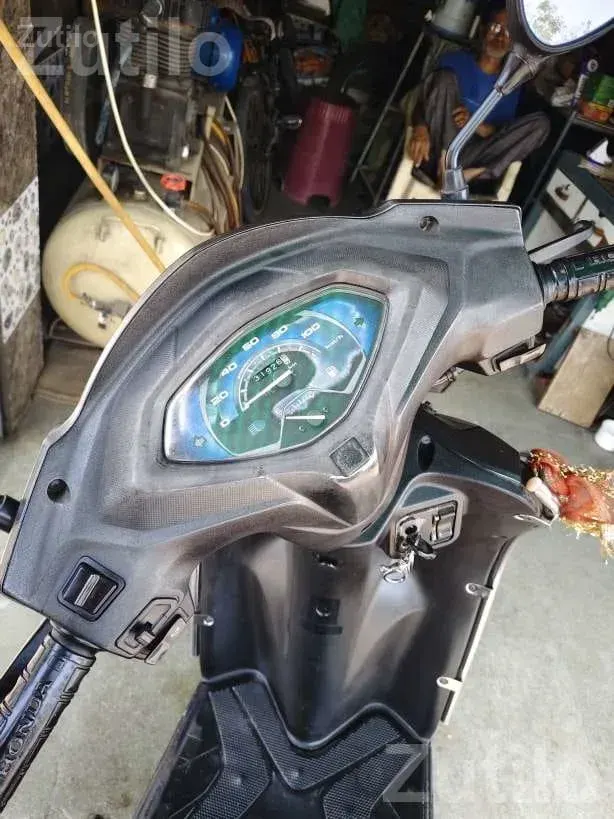Honda Activa 5G 2019 Scooter - Bikes - Veraval - Image 5