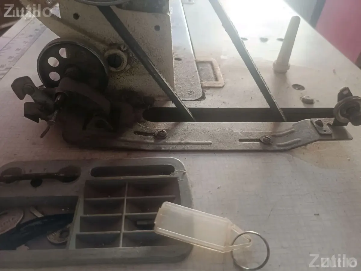 Juki Industrial Sewing Machine 0.5 Year Old - ટેક્સટાઇલ મશીનરી - જુનાગઢ - Image 3