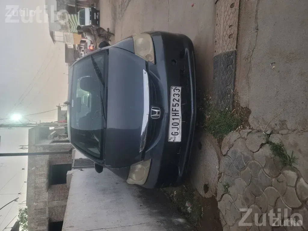 2004 Sedan Car with Insurance and Passing - Cars - Karjan - Image 3