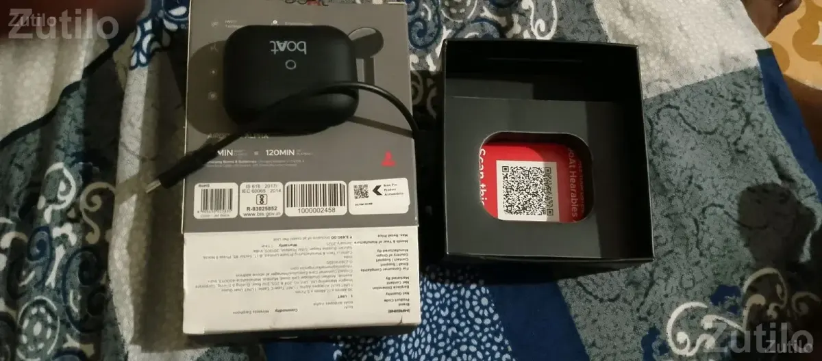 boAt Wireless Earbuds with Charging Case - Accessories - Bhavnagar City - Image 1