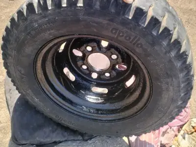 Apollo Chhota Hathi Tyre with Rim