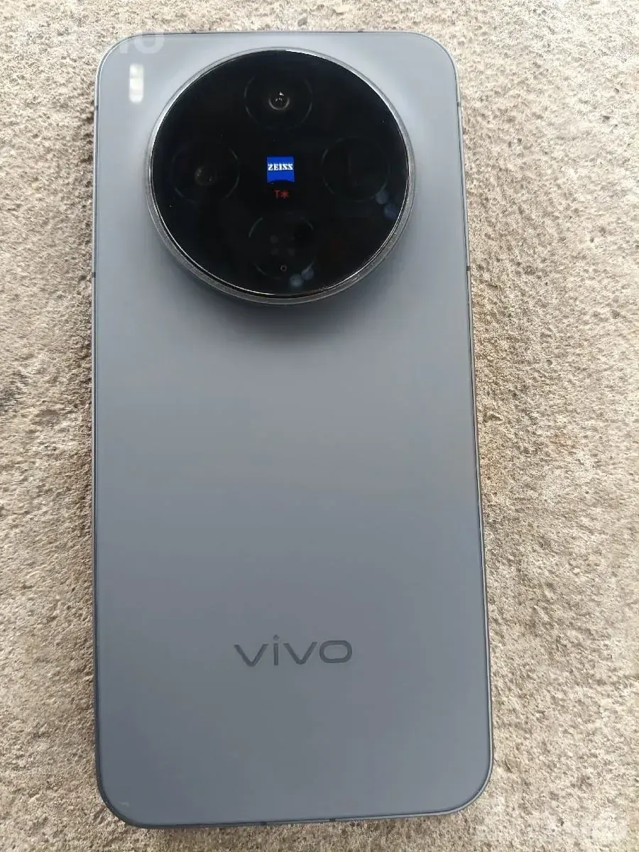 Vivo X300 Smartphone in Tip Top Condition - મોબાઇલ ફોન - સુત્રાપાડા - Image 2