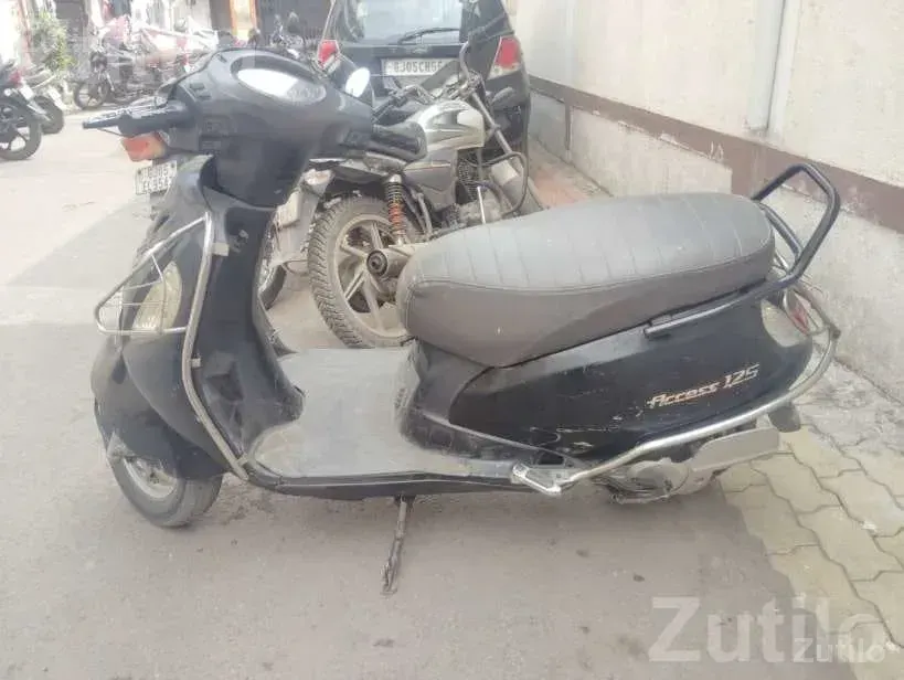 Suzuki Access 125 2011 Scooter - બાઇક્સ - સુરત શહેર - Image 4