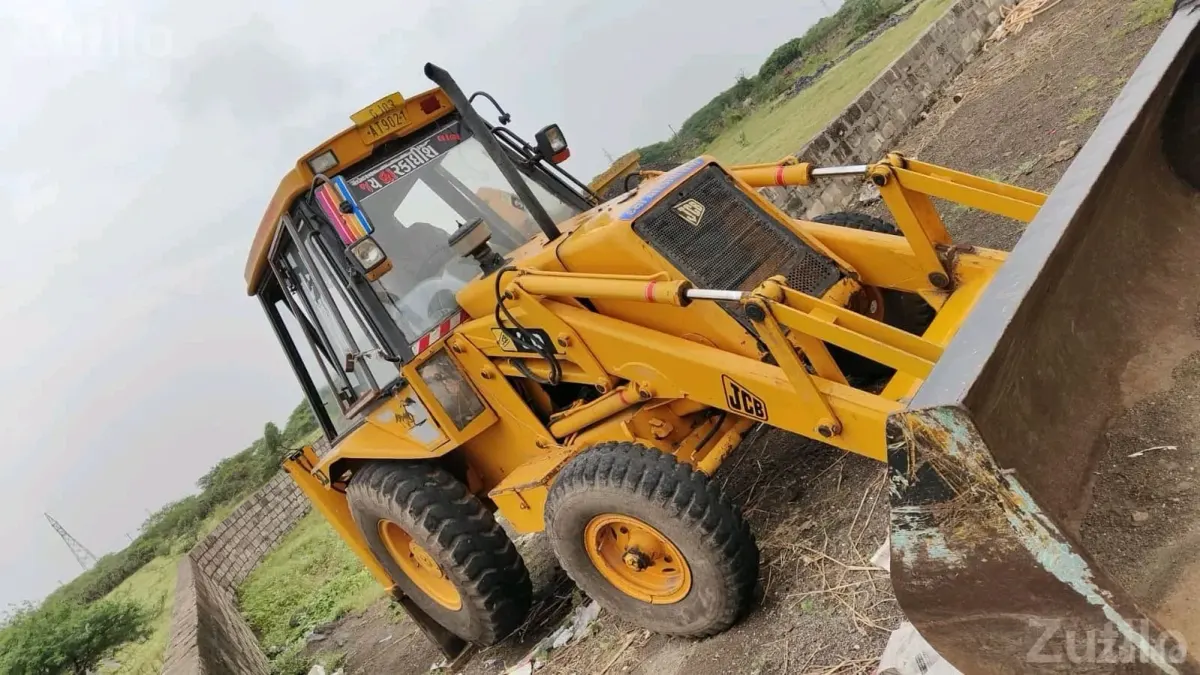 JCB Backhoe Loader 2005 with Complete Documents - Construction Vehicles - Khambhalia - Image 4