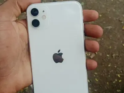 Apple iPhone 11 White Used Phone Apple iPhone 11 White Used Phone