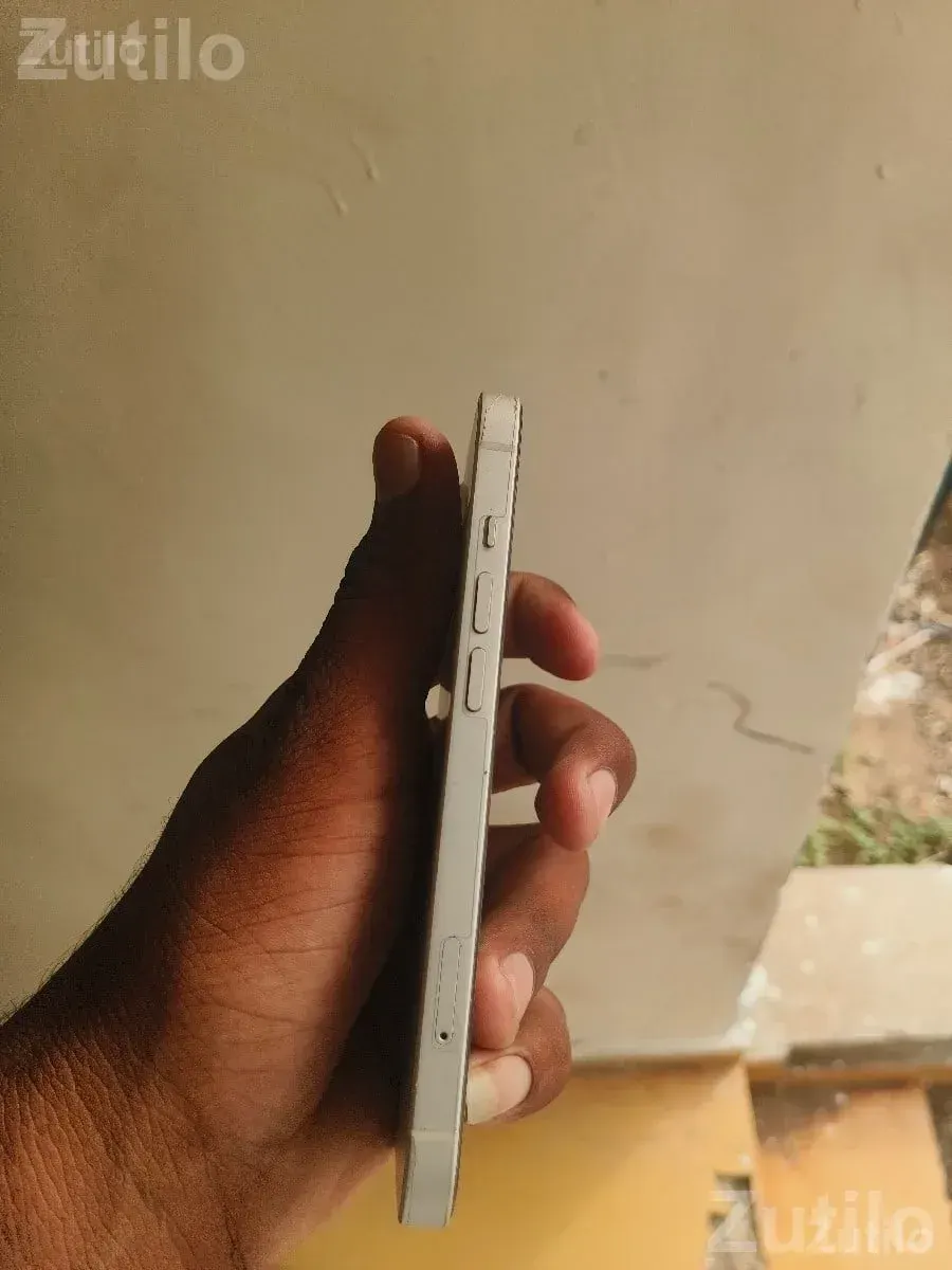 Apple iPhone 13 White, 83% Battery Health - Mobile Phones - Vanthali - Image 2