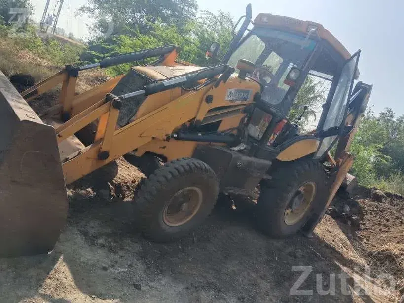 JCB Backhoe Loader 2008 - Construction Vehicles - Keshod - Image 3
