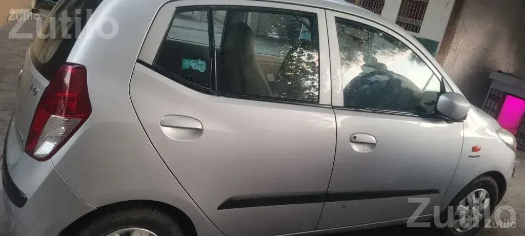 2010 Hyundai i10 Petrol with Music System - Cars - Nadiad - Image 4