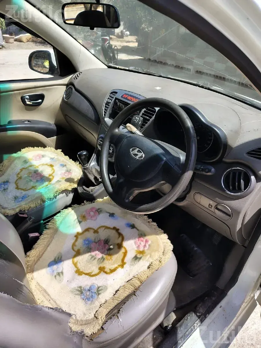 Hyundai i10 Magna 2011 Petrol CNG - કાર - પોરબંદર - Image 2