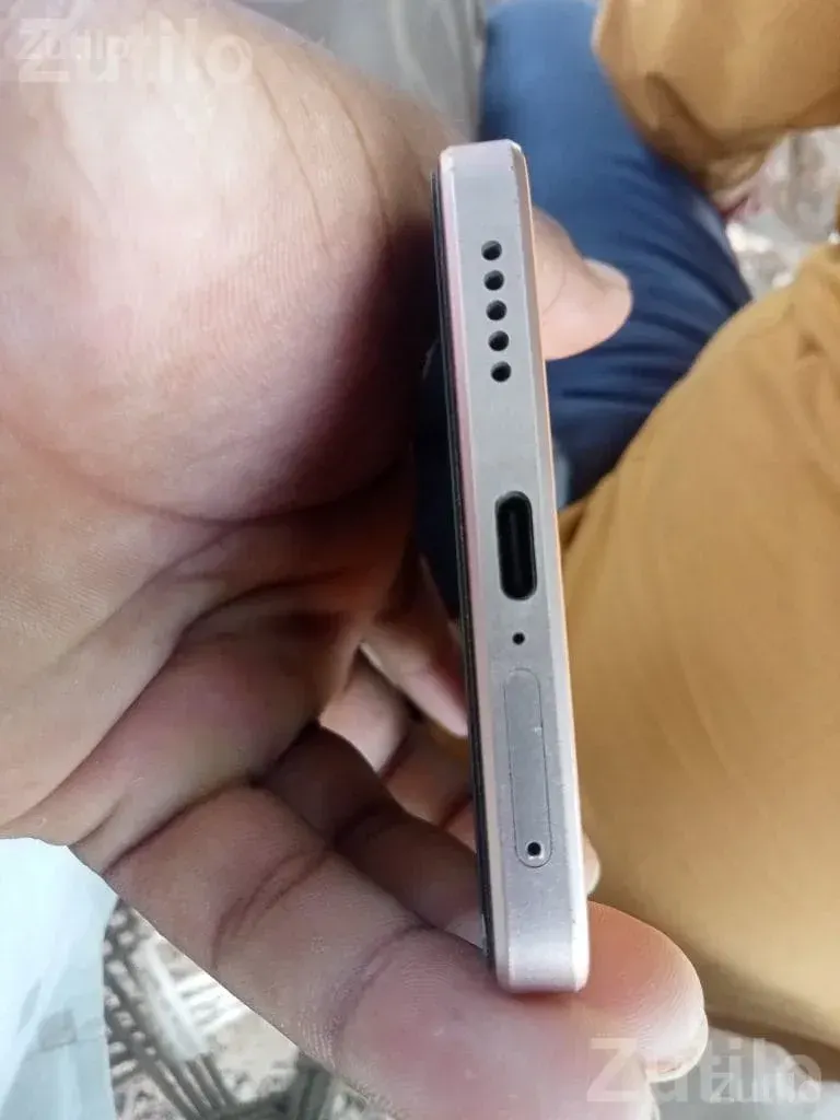Vivo Y200 Smartphone 1st Owner - Mobile Phones - Kapadvanj - Image 2