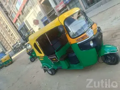 2026 Model Green Yellow Auto Rickshaw