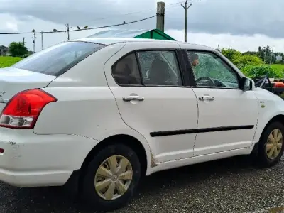 ફોર વ્હીલ વેચવાની છે.