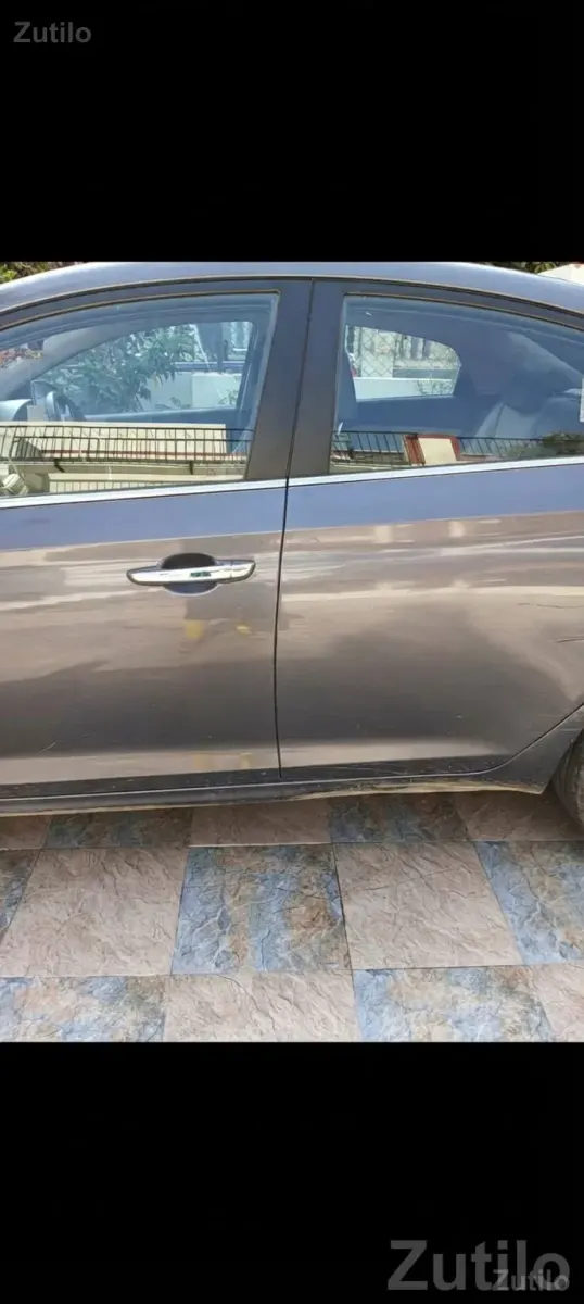 Hyundai Verna Petrol Top Model Sedan - કાર - અમદાવાદ શહેર - Image 3