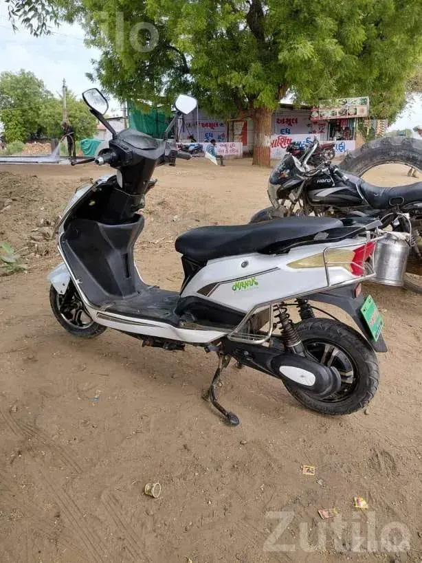 Joy Electric Scooter with Lithium Battery - Bikes - Patan City - Image 5