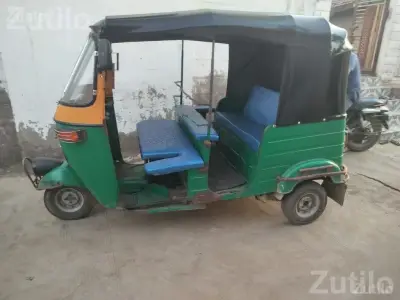 2010-2011 Auto Rickshaw in Good Running Condition 2010-2011 Auto Rickshaw in Good Running Condition