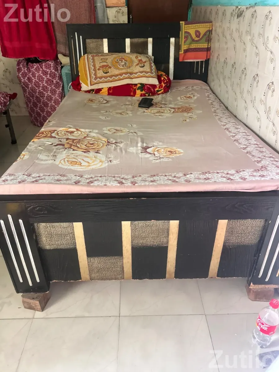 Bed 4/6 - Beds & Mattresses - Ahmedabad City - Image 1