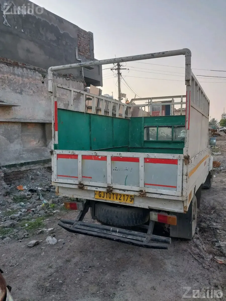 Mahindra Maxi Truck plus sadi di 8fut modal 15 - Vans - Jamjodhpur - Image 3