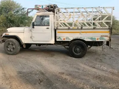 Mahindra Load Carrier Pickup Truck 2000