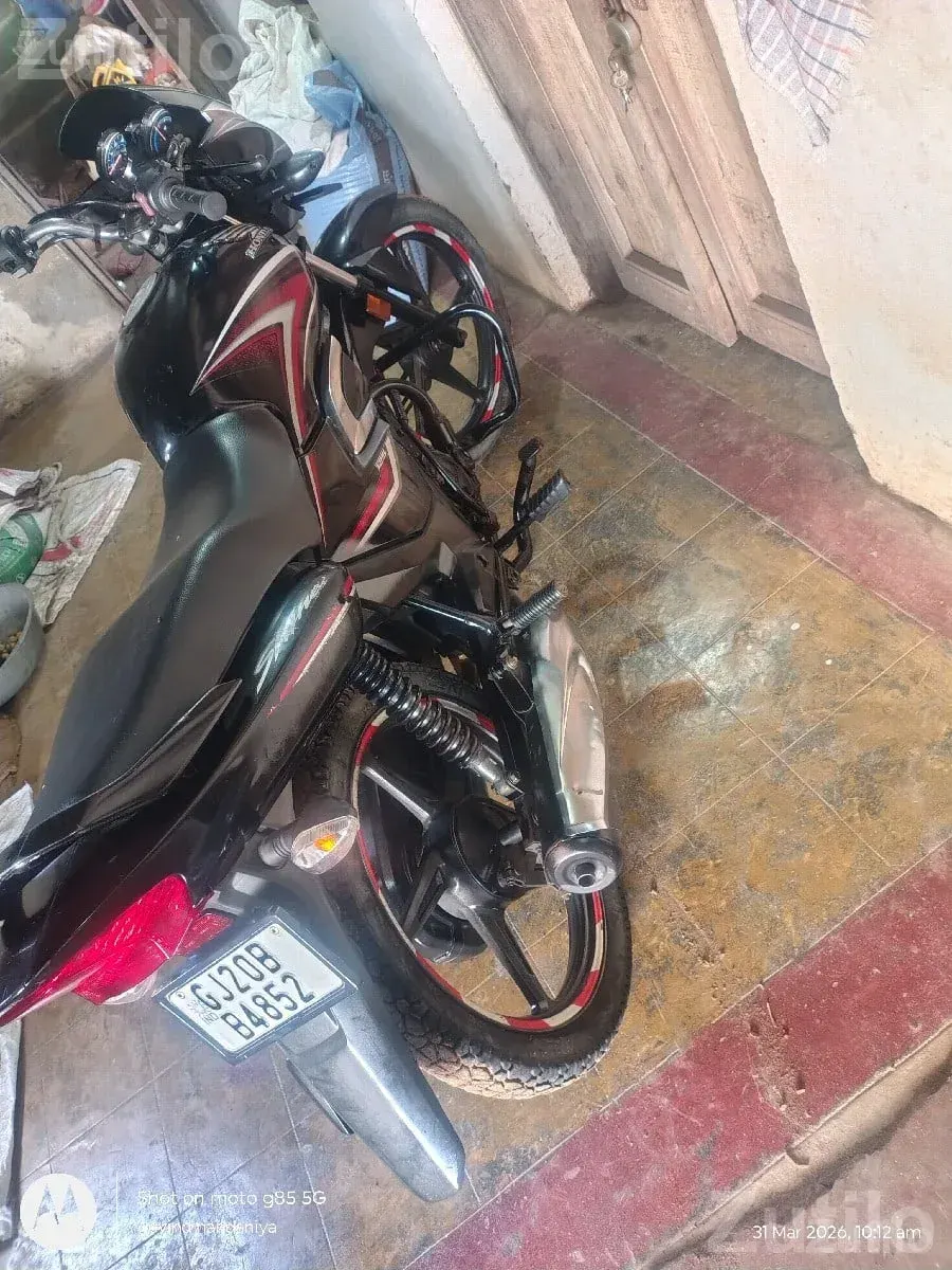 Honda Shine Black Motorcycle - Bikes - Mangrol - Image 3