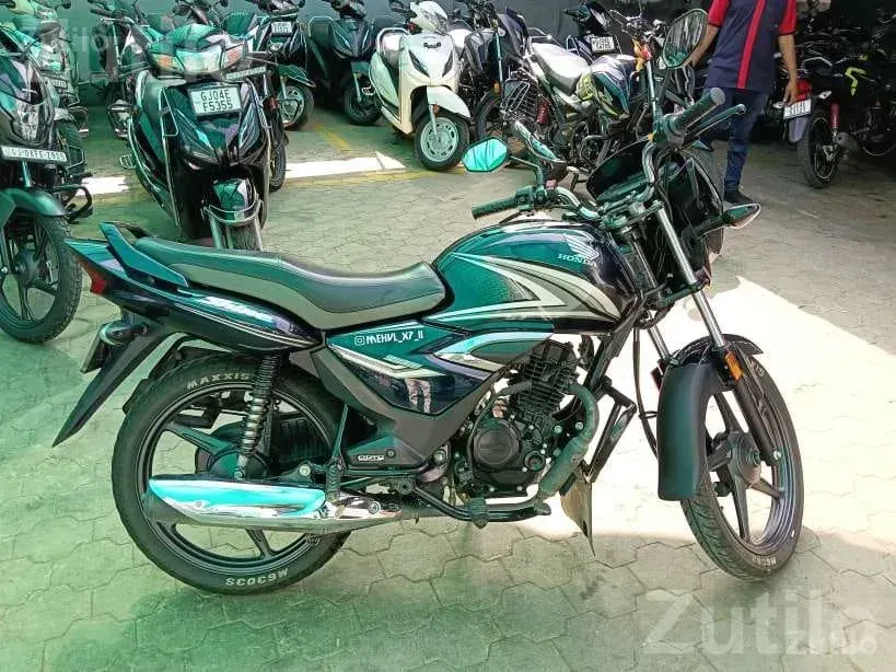 Honda Shine Blue Motorcycle on Running Loan - બાઇક્સ - ધંધુકા - Image 3