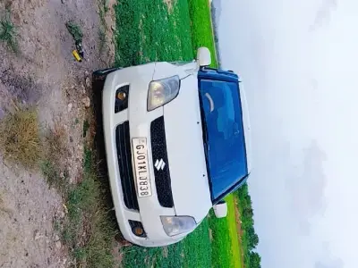 White Maruti Suzuki Swift – Pre-Owned Car White Maruti Suzuki Swift – Pre-Owned Car