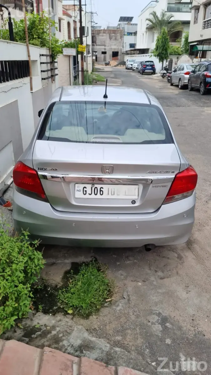 Honda Amaze - 1st owner - New like Condition - Cars - Vadodara City - Image 4