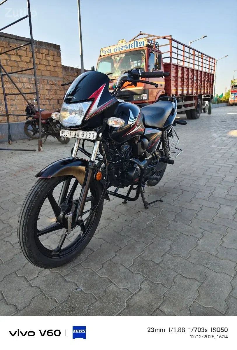 Honda Shine 125 Bike 2009 Model - બાઇક્સ - કેશોદ - Image 4