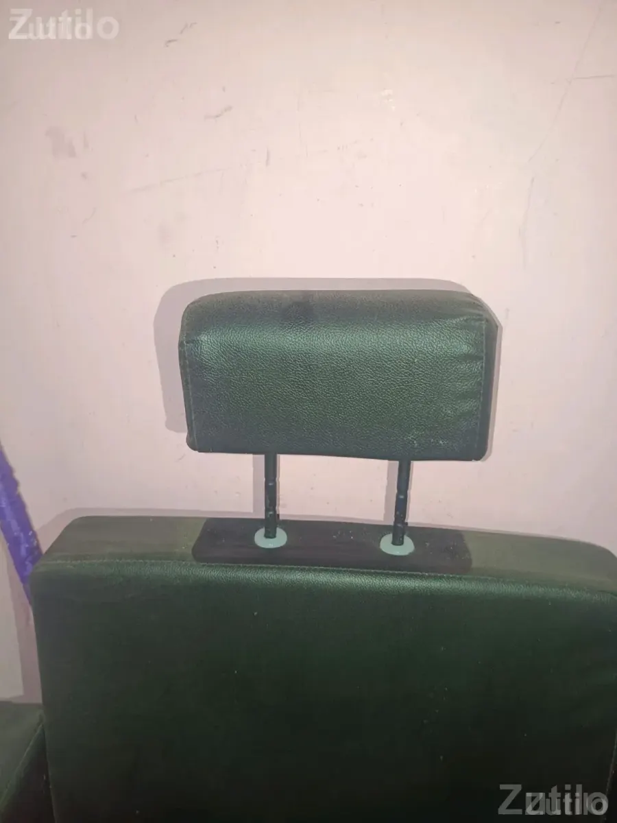 Salon Styling Chair 5 Months Old - ઓફિસ ફર્નિચર - જુનાગઢ - Image 2