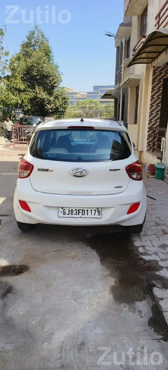 Hyundai Grand i10 2013 Diesel Hatchback - Cars - Junagadh City - Image 3