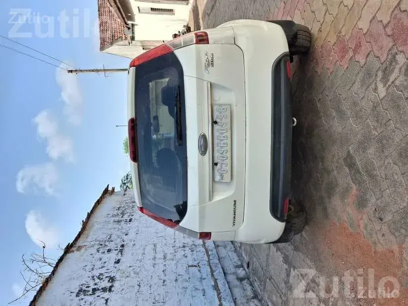 2013 Ford Car, Second Owner - Cars - Savarkundla - Image 3