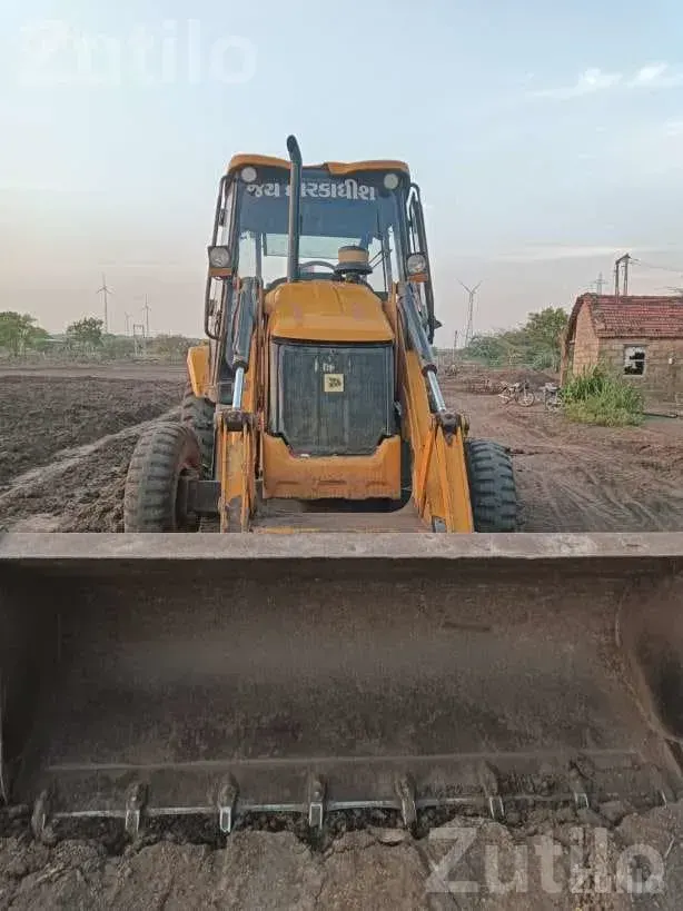 JCB 3DX Backhoe Loader 2014 Model - Construction Vehicles - Jasdan - Image 4