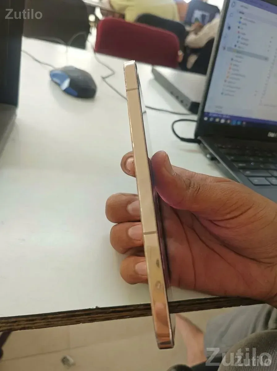 Vivo V23 5G Slim Gold Smartphone - મોબાઇલ ફોન - કલોલ - Image 3