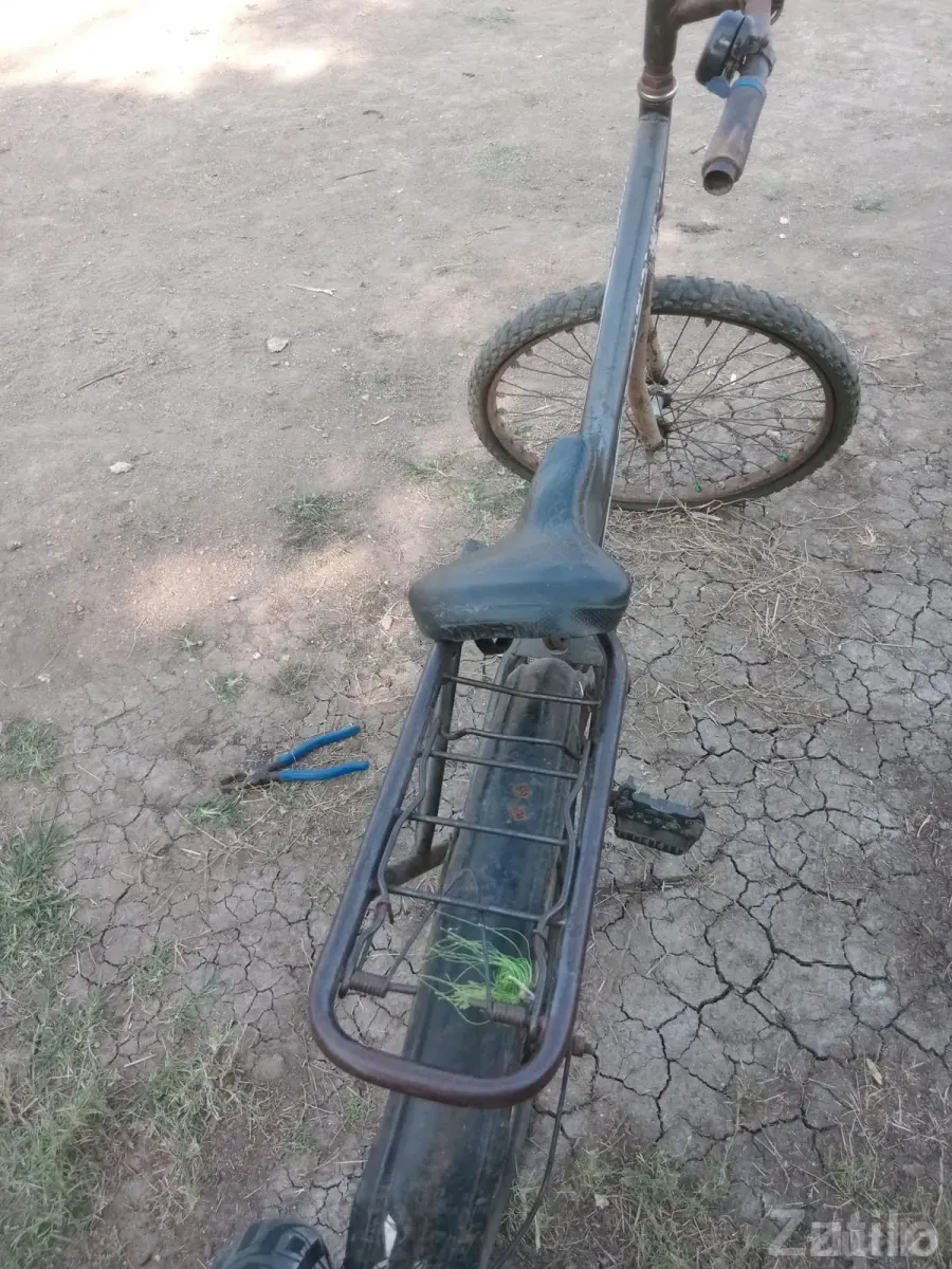 Used Road Bicycle with Rear Carrier - સાયકલ - જામજોધપુર - Image 2