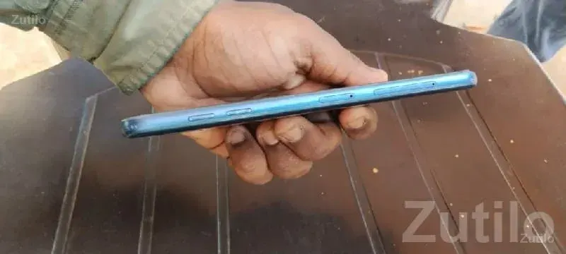 Used Bezel-Less Smartphone for Sale - મોબાઇલ ફોન - વિસાવદર - Image 3