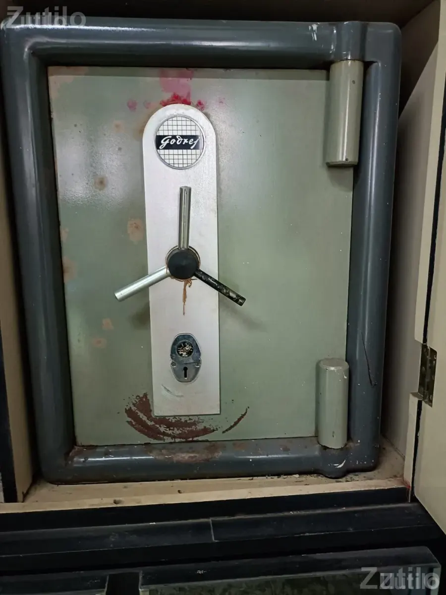Godrej Safe Vault for Sale. - અન્ય ઘરેલુ ઉપકરણો - સુરત શહેર - Image 2