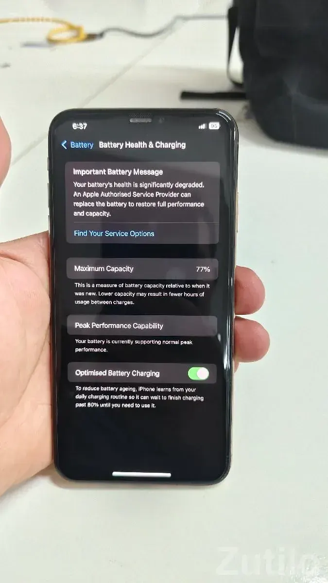 Apple iPhone XS Max 256GB Gold Used - Mobile Phones - Bhuj - Image 2