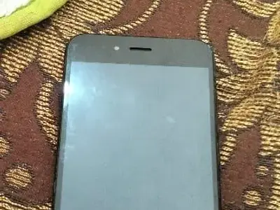 Realme 5 & Redmi 1A Used Smartphones