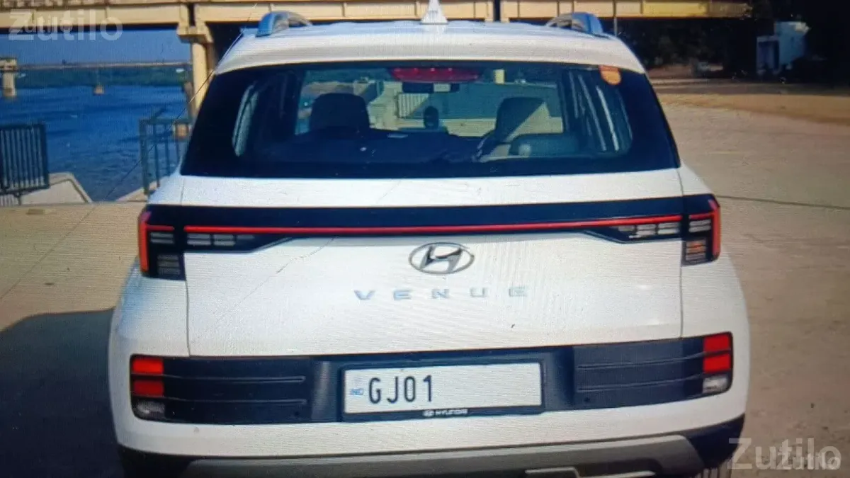 Hyundai Venue 2023 1.2 Kappa S(O) Petrol - Cars - Ahmedabad City - Image 2