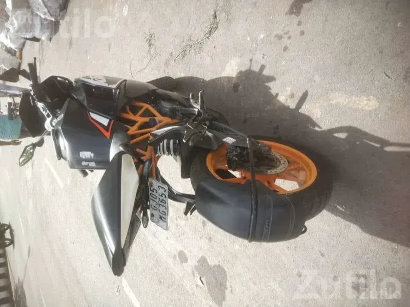 2015 KTM RC 200 Bike Second Owner - બાઇક્સ - સુરત શહેર - Image 5