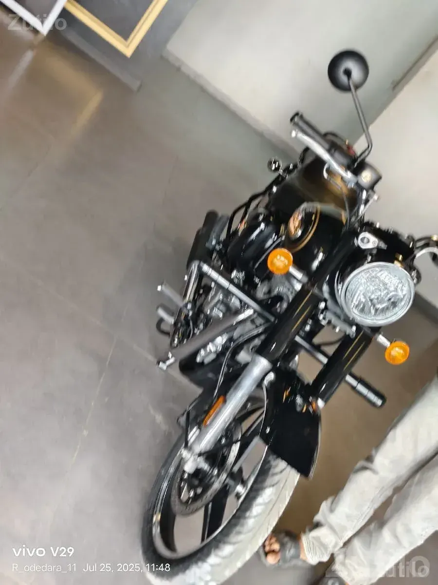 Royal Enfield Bullet 2025 Black Bike - બાઇક્સ - આદિત્યાણા - Image 2