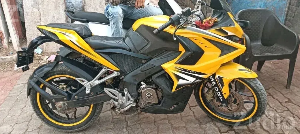 Bajaj Pulsar RS200 Sports Bike 48000 Km - બાઇક્સ - જામજોધપુર - Image 2